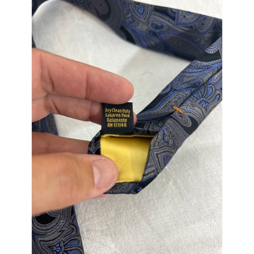 Donald J Trump Tie Blue Black Paisley Signature Collection 100% Silk - Picture 5 of 5